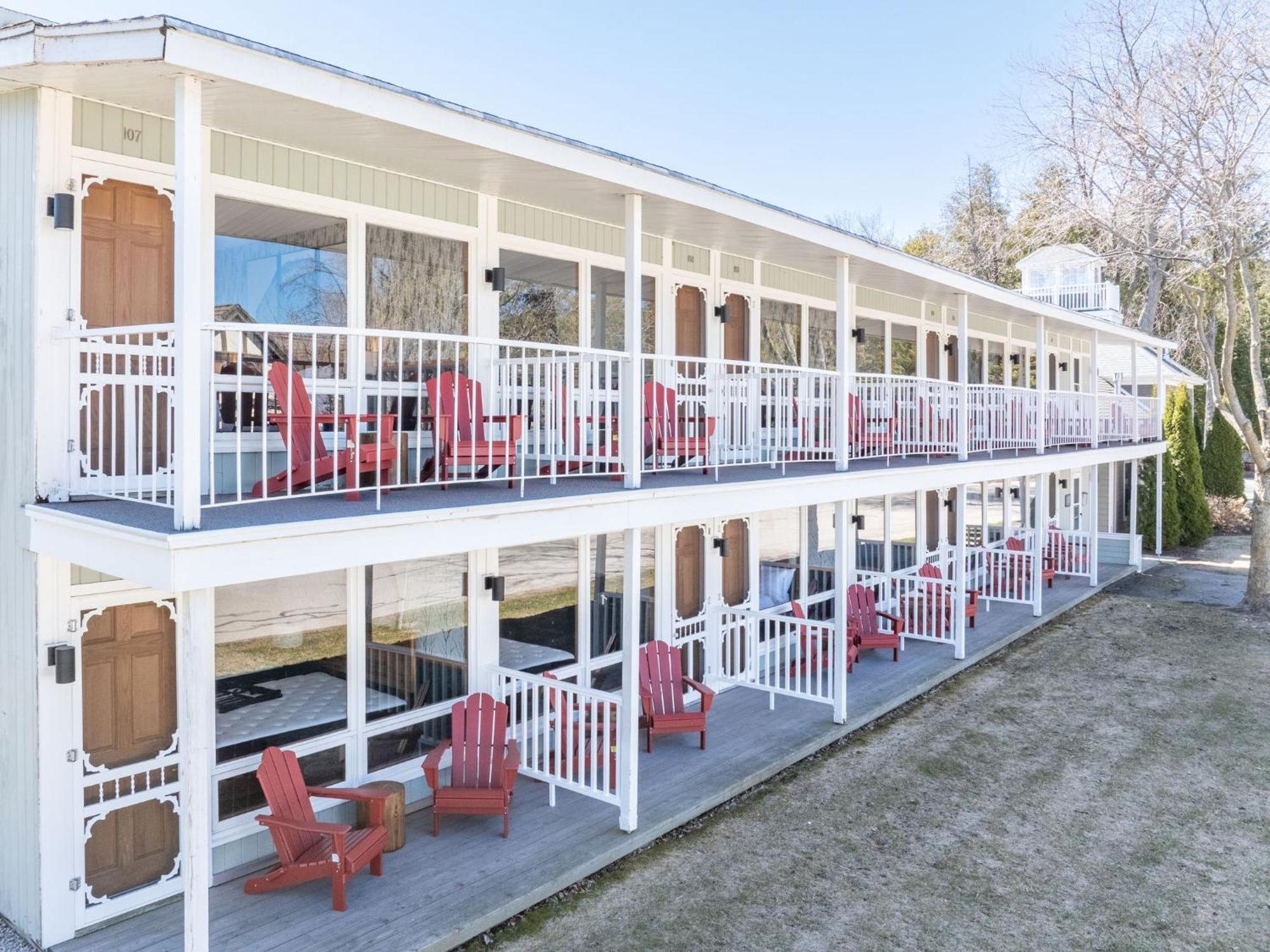 Spruce & Shore Motel Fish Creek Exterior photo