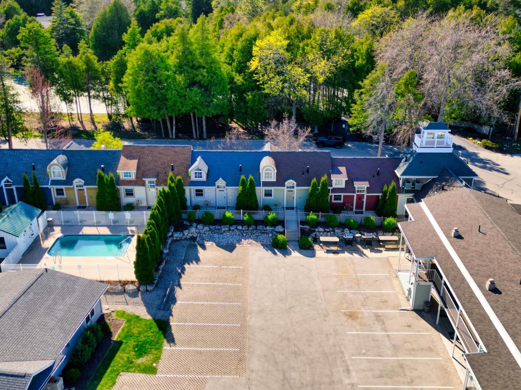 Spruce & Shore Motel Fish Creek Exterior photo
