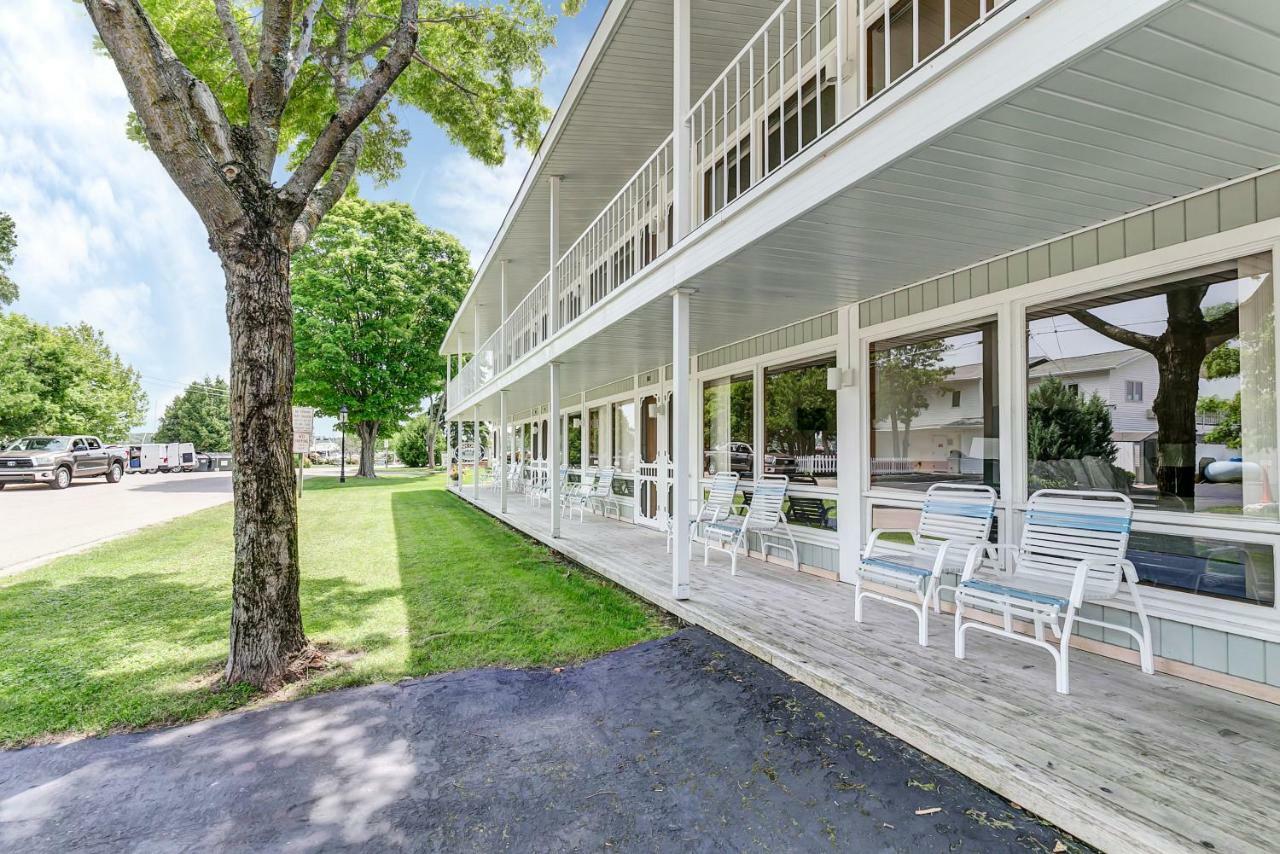 Spruce & Shore Motel Fish Creek Exterior photo
